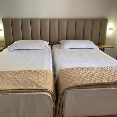Ivory Rose Center 500mbs アパート Vlorë
